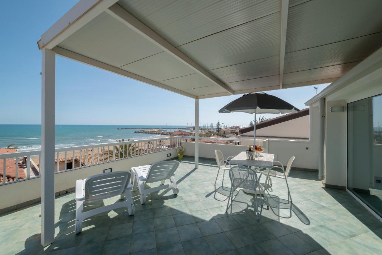 Archimede, Appartamento Con Vista In Centro A Marina Di Ragusa Exterior photo