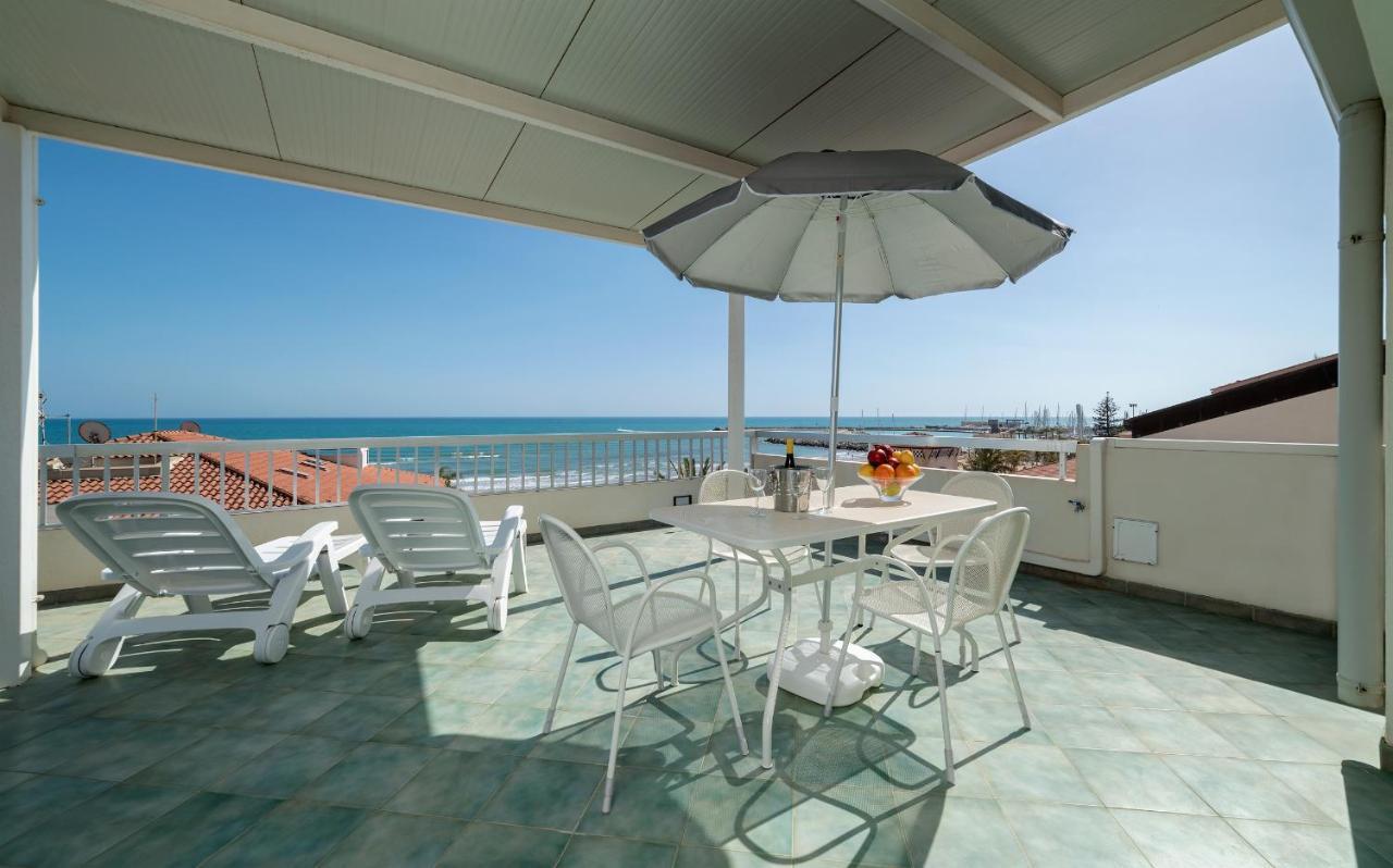 Archimede, Appartamento Con Vista In Centro A Marina Di Ragusa Exterior photo