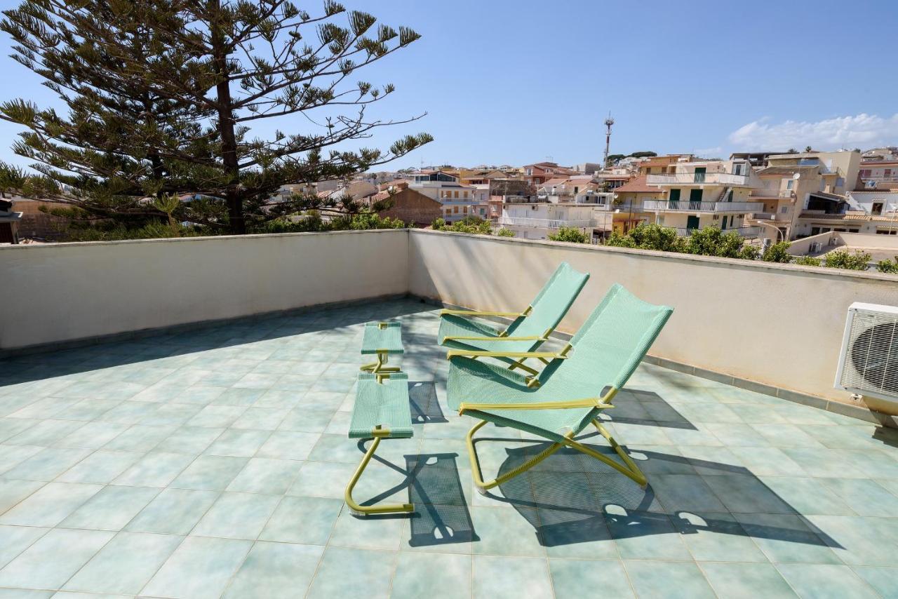 Archimede, Appartamento Con Vista In Centro A Marina Di Ragusa Exterior photo