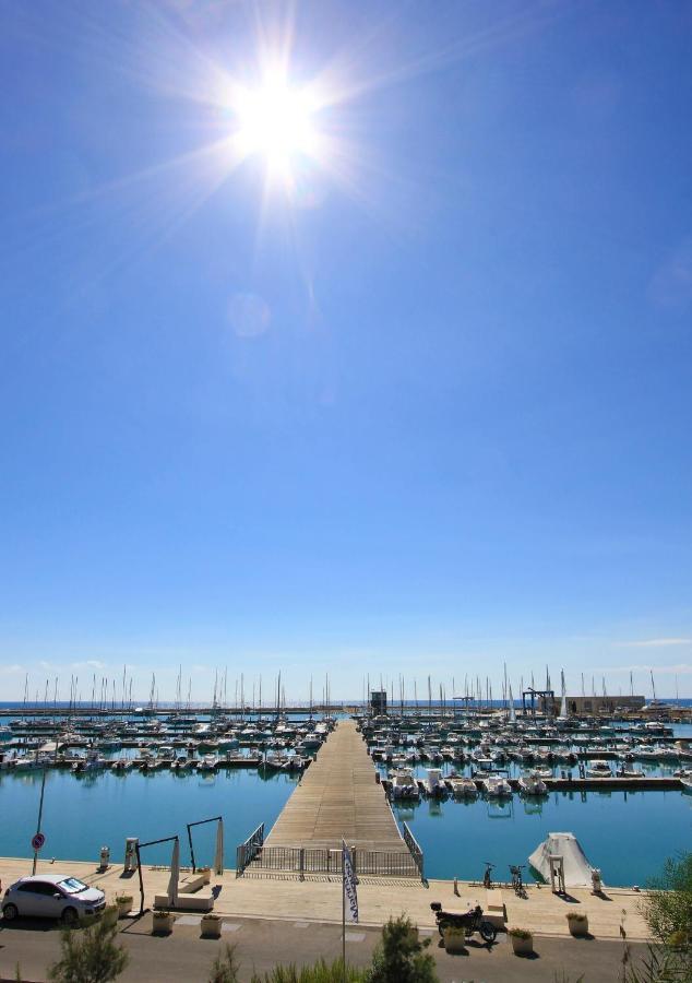 Archimede, Appartamento Con Vista In Centro A Marina Di Ragusa Exterior photo